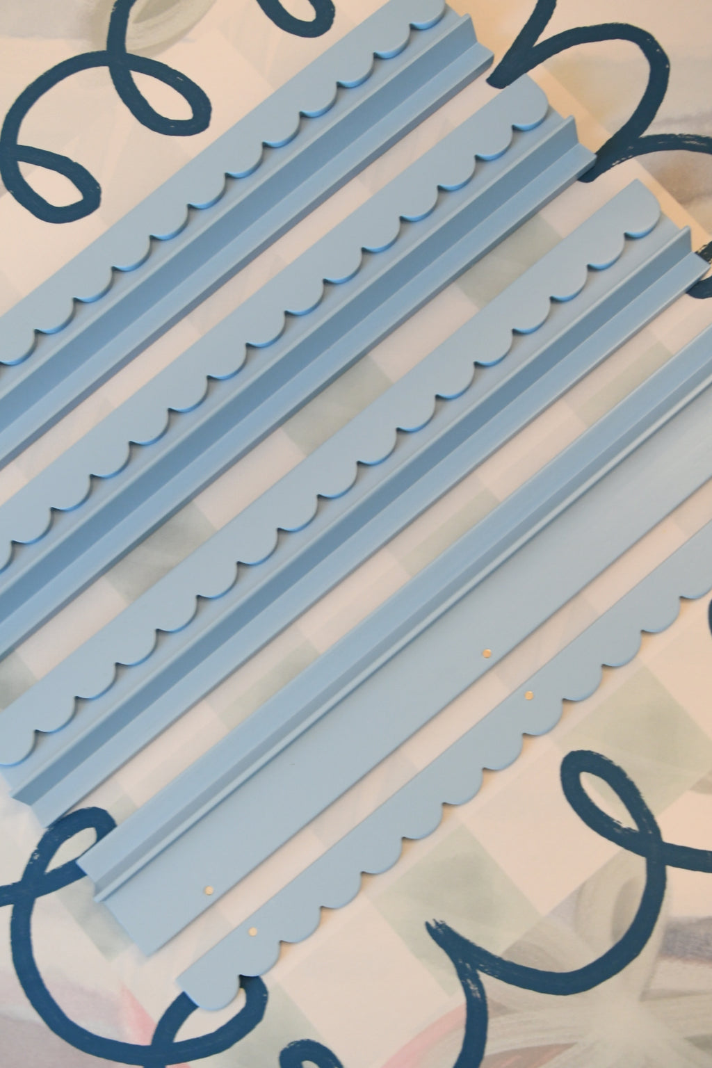 Preppy Blue Scalloped Wooden Mahjong Racks - 20 inches